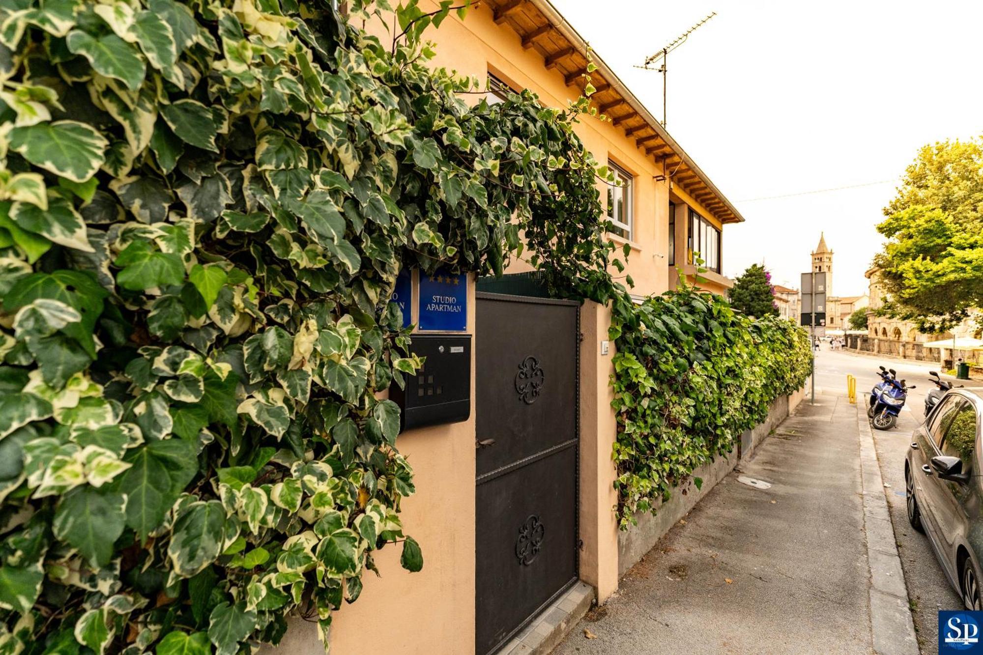 Colosseum Garden Studio Apartments Pula Exterior photo