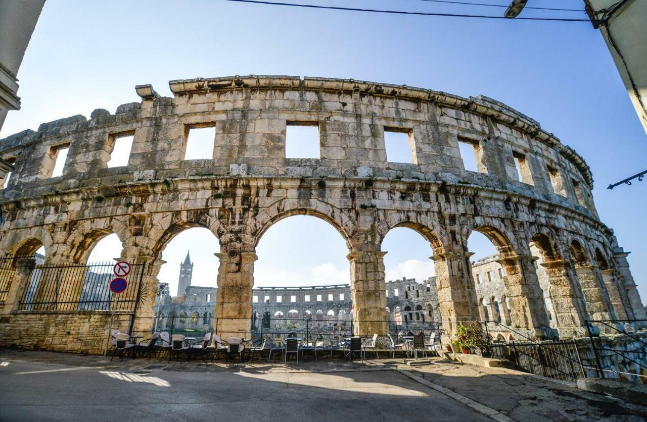 Colosseum Garden Studio Apartments Pula Exterior photo